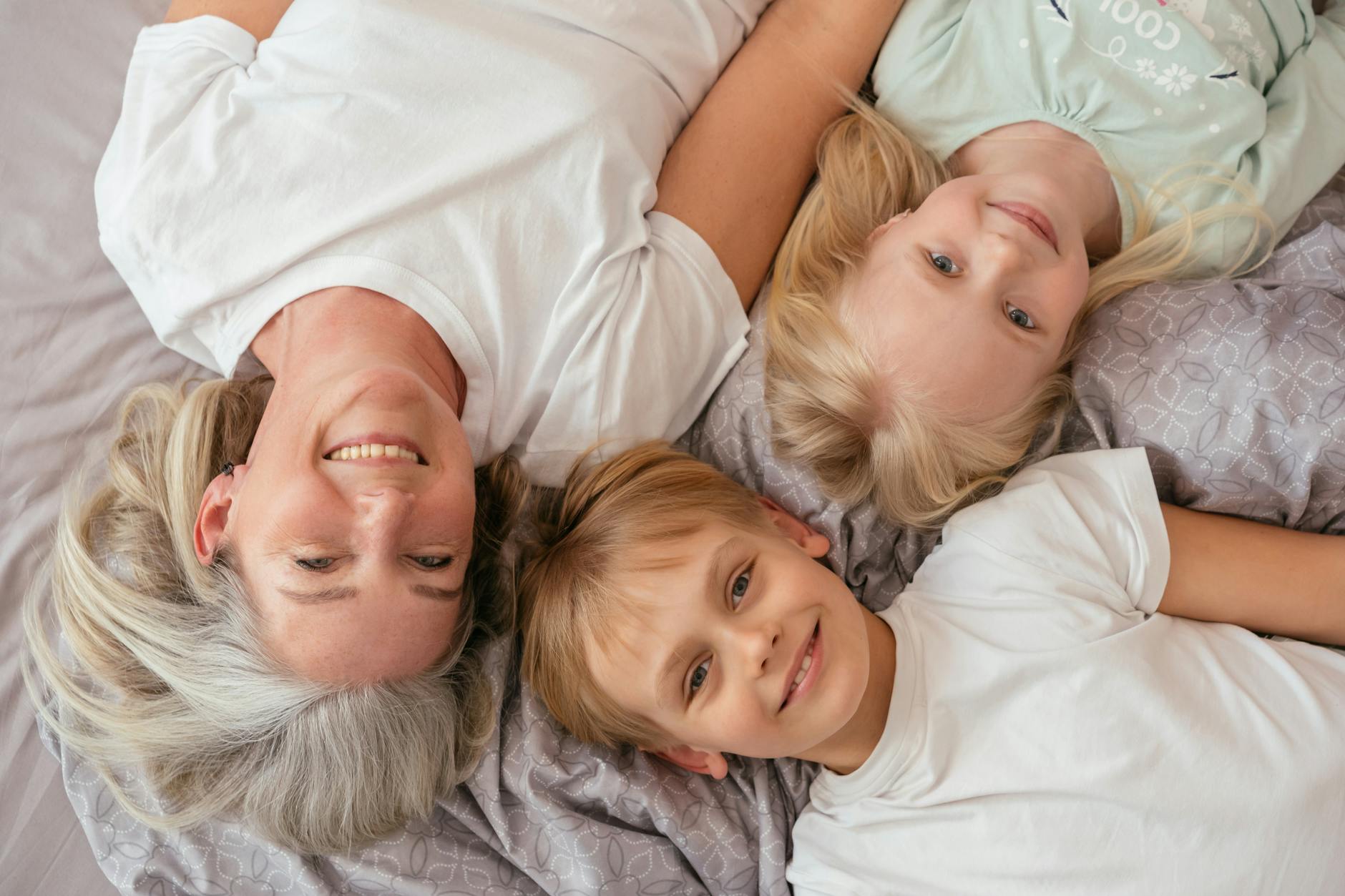 Kostenloses Stock Foto zu enkelkinder, erwachsener, familie